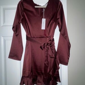 Elegant Burgundy Long Sleeve Dress